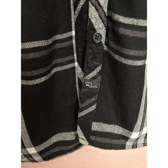 RAILS Hunter Women’s Plaid Flannel Button Up Shirt Size M White Black Grey - Picture 5 of 8